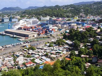 Karibik, Kleine Antillen, St. Lucia, Blick auf Castries und Containerhafen - AMF001775