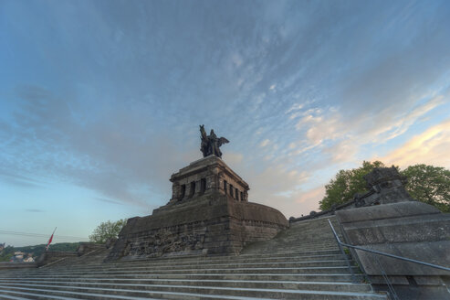 Deutschland, Rheinland-Pfalz, Koblenz, Ansicht des Reiterstandbilds von Kaiser Wilhelm I. am Deutschen Eck - PAF000325