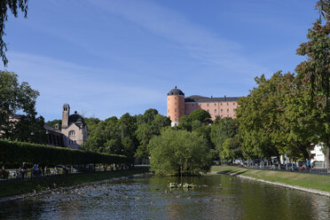 Sweden, Uppsala County, Uppsala Castle with the Svandammen - LB000520