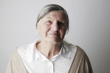 Portrait of senior woman - JATF000665