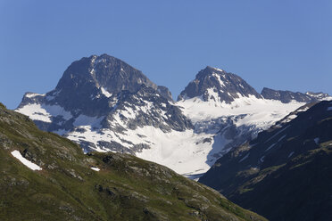 Österreich, Vorarlberg, Großer und kleiner Piz Buin mit Ochsentaler Gletscher und Sivretta-Gruppe - SIEF005015