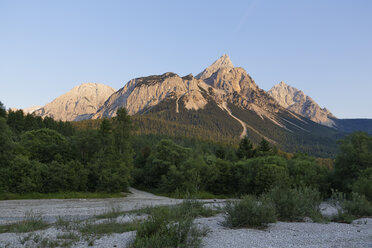 Österreich, Tirol, Blick auf die Ehrwalder Sonnenspitze - SIEF005014