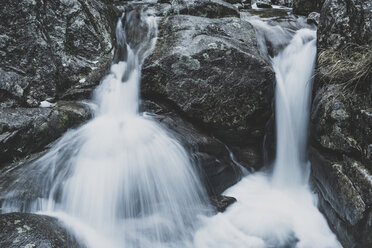 Japan, Yakushima, Wasserfall - FLF000395