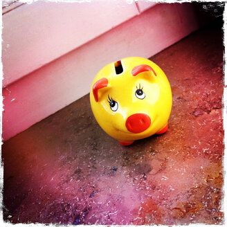 Cute Piggy Bank on a window sill, Germany - JAWF000006