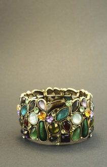 Bracelet with coloured glass elements, studio shot - JAWF000010