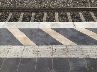 Bahnsteig in München, Deutschland - FLF000388