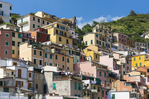 Italien, Cinque Terre, Provinz La Spezia, Ligurien, Riomaggiore, Häuser, Fischerdorf, lizenzfreies Stockfoto