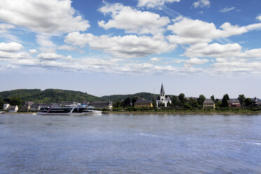 Germany, Rhineland-Palatinate, Neuwied, Unkel at Rhine river - CSF020873