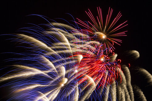 Feuerwerk am Nachthimmel - EGF000007