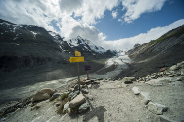 Österreich, Großglockner, Johannisberg, Pasterzegletscher, Wegweiser - PAF000384