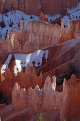 USA, Utah, Bryce Canyon National Park, Blick auf die Hoodoos am Bryce Canyon - RUEF001176