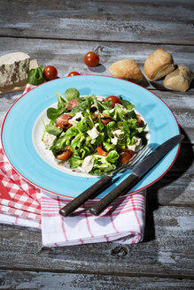 Feldsalat mit Bio-Tofu, Tomaten und Balsamico - MAEF007808