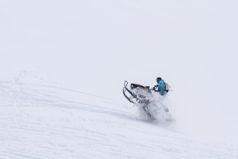 Kanada, Whistler, Schneemobilfahren für Männer - AMCF000047