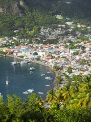 Karibik, St. Lucia, Blick auf Soufriere - AM001823