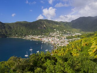 Karibik, St. Lucia, Blick auf Soufriere - AMF001825