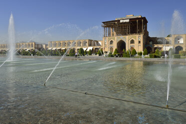 Iran, Isfahan, Ali Qapu palace at Meidan-e Emam - ES000983