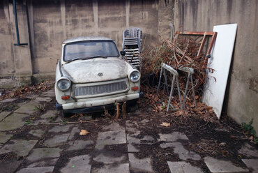 Köln, Nordrhein-Westfalen, Deutschland, Auto, alternder Trabant, auch Trabi genannt, sperrig - JATF000668