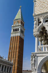 Italien, Venedig, Dogenpalast und Campanile di San Marco - EJWF000262