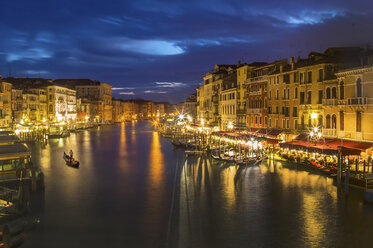 Italien, Venedig, Canale Grande bei Nacht - EJWF000245