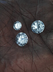 Palm with three diamonds, close-up - AK000328