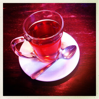 Glass with tea in a cafe - JAWF000012