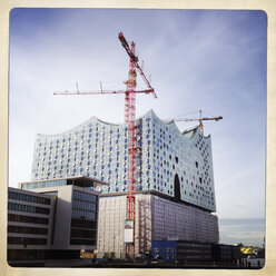 Elbe Philharmonic Hall with construction cranes. Hamburg, Germany - ZMF000233