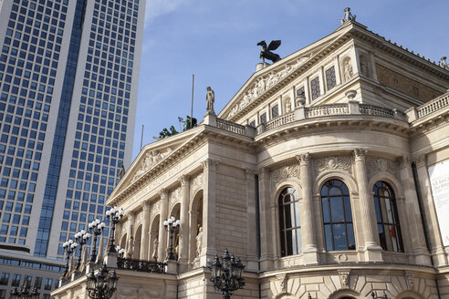 Deutschland, Hessen, Frankfurt, Altes Opernhaus und Opernturm - WI000372