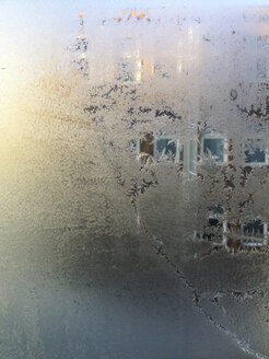 frost patterns at window - FBF000240