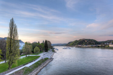 Deutschland, Koblenz, Rhein bei der Festung Ehrenbreitstein - PA000416