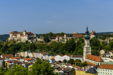 Germany, Bavaria, Burghausen, Cityscape with castle and church - EJWF000314