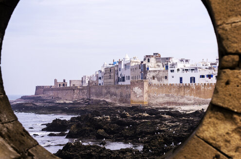 Marokko, Essaouira, Kasbah, Stadtbild mit Küste - THAF000109