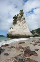 New Zealand, North Island, Waikato, Coromandel Peninsula, Cathedral Cove, Te Hoho Rock - JB000018