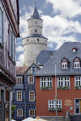Deutschland, Hessen, Idstein, Altes Rathaus, Schiefes Haus und Hexenturm - CSF020890