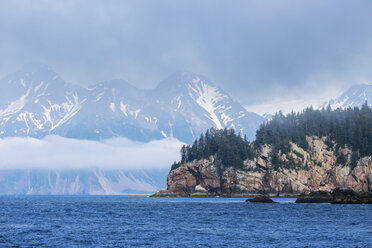 USA, Alaska, Seward, Resurrection Bay, view to snow-covered mountains - FOF006092