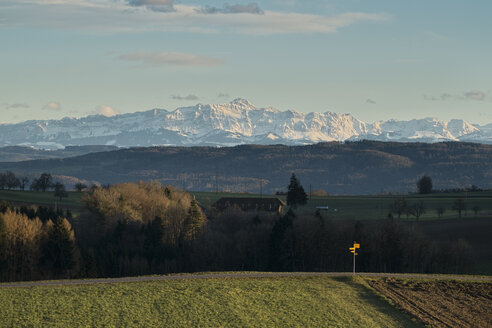 Schweiz, Thurgau, Blick vom Seeruecken bei Klingenzell auf die Appenzeller Alpen, mit Säntis - ELF000874