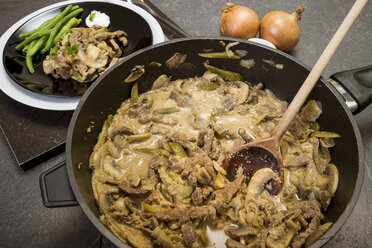 Rindfleisch Stroganoff im Topf - CSTF000006