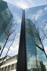 Schweiz, Kanton Zürich, Zürich, Prime Tower und Spiegelung, Blick von unten - EL000883