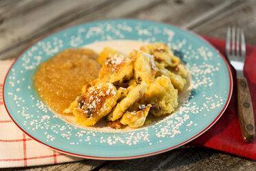 Kaiserschmarrn-Pfannenkuchen mit Apfelmus - MAEF007921