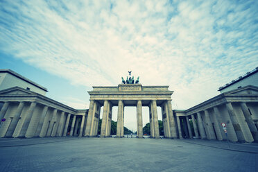 Deutschland, Berlin, Blick auf das Brandenburger Tor - PAF000444