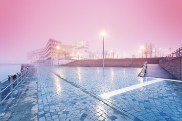 Germany, Hamburg, Hafencity, University of Hamburg, early morning fog - MSF003395