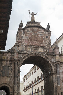 Peru, Cusco, Historischer Torbogen Arco de Santa Clara - KRP000328