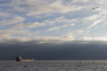 Deutschland, Schiff auf der Nordsee - FOF006385