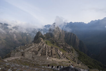 Peru, Anden, Wolken über Machu Picchu - PA000481