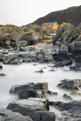 Scandinavia, Norway, Lofoten, lonely house on the coastline of Gimsoy - STSF000320
