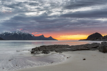 Scandinavia, Norway, Lofoten, sundown at the coastline of Utakleiv - STSF000324