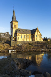 Skandinavien, Norwegen, Lofoten, Kirche von Svolvaer - STSF000317