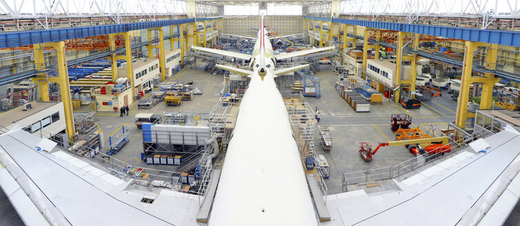 Airplane construction in a hangar - SCH000018