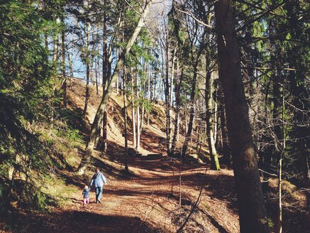 Wanderung ins Mangfalltal, Weyarn, Bayern Deutschland - GSF000763