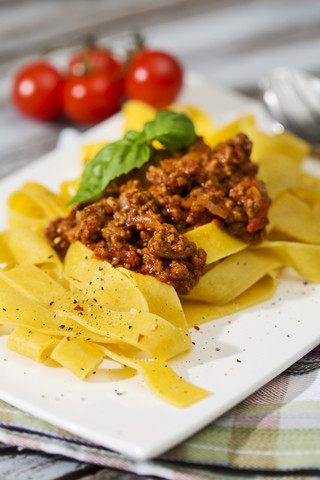 Pappardelle classico, Sauce Bolognese, lizenzfreies Stockfoto