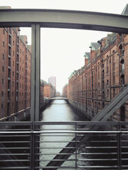 Blick vom Kibbelsteg auf die Kehrwiederspitze Fleet, Speicherstadt, Hamburg, Deutschland - MSF003418